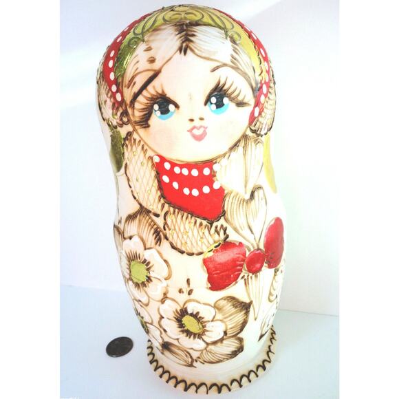 Wooden Nesting Dolls 7 Matryoshka Doll Figurines 9" Wood Stacking Hand Crafted - Picture 4 of 7